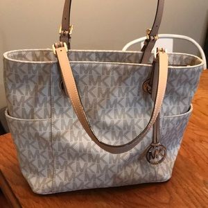 MK Jetset travel tote vanilla signature